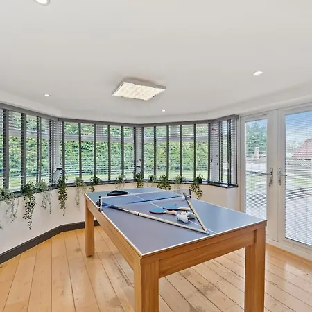 Villa A Stunning - Swimming Pool & Sauna *